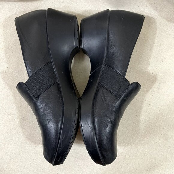 Dansko Soft Black Leather Loafer with Rubber Sole and Grosgrain Detail Size 37 - Picture 3 of 10